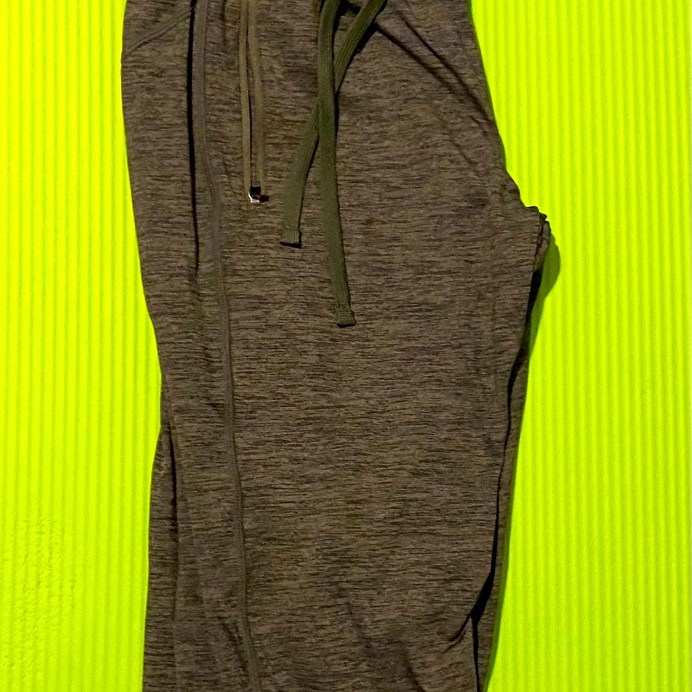 CRVS joggers (curves and combat)